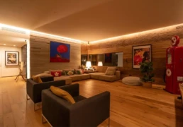 02-ANTICA-EDILIZIA-TREVISO-RIVESTIMENTO-PARETE-BASCULANTE-PAVIMENTO-SCALE-ROVERE-ANTICO-DI-RECUPER