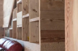 06-ANTICA-EDILIZIA-Solaio-travi-a-vista-pavimento-rivestimento-legno-antico-di-recupero-1