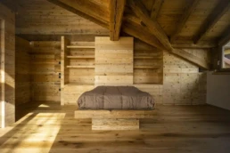 07-ANTICA-EDILIZIA-abitazione-rivestimento-pavimento-complementi-camera-legno-antico-di-recupero