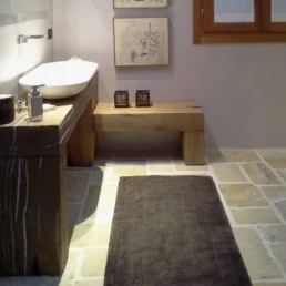1-ANTICA-EDILIZIA-pavimento-pietra-rivestimento-legno-antico-di-recupero-tovena-bagno-0