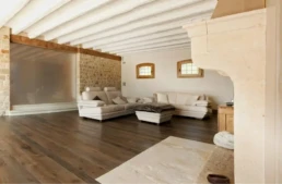 10-ANTICA-EDILIZIA-Solaio-travi-a-vista-pavimento-rivestimento-legno-antico-di-recupero