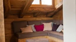 10-ANTICA-EDILIZIA-cortina-Rivestimento-tetto-travi-a-vista-rivestimento-pavimento-camera-legno-antico-di-rec