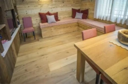 12-ANTICA-EDILIZIA-PIANEZZE-abitazione-cucina-rivestimento-abete-rovere-pavimento-legno-antico-di-recupero-r