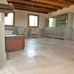 12-ANTICA-EDILIZIA-Solaio-travi-a-vista-pavimento-rivestimento-legno-antico-di-recupero