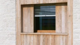 12-ANTICA-EDILIZIA-abitazione-rivestimento-tetto-travi-serramenti-legno-antico-di-recupero-abete-1