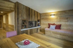 13-ANTICA-EDILIZIA-PIANEZZE-abitazione-rivestimento-abete-rovere-pavimento-legno-antico-di-recupero-rovere1