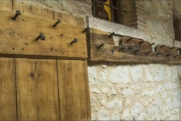 13-ANTICA-EDILIZIA-ristorante-appendiabiti-abete-legno-antico-di-recupero