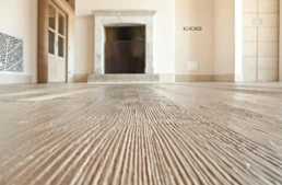 16-ANTICA-EDILIZIA-Solaio-travi-a-vista-pavimento-rivestimento-legno-antico-di-recupero