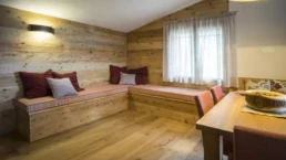 17-ANTICA-EDILIZIA-PIANEZZE-abitazione-rivestimento-abete-pavimento-legno-antico-di-recupero-rovere1