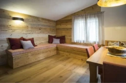 17-ANTICA-EDILIZIA-PIANEZZE-abitazione-rivestimento-abete-pavimento-legno-antico-di-recupero-rovere1