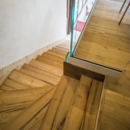 19-ANTICA-EDILIZIA-ristorante-sala-tavoli-solaio-travi-legno-antico-di-recupero-abete-1